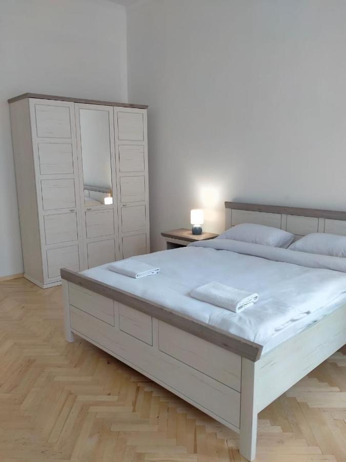 Avangard Kryva Lypa 3 Apart Lviv Extérieur photo