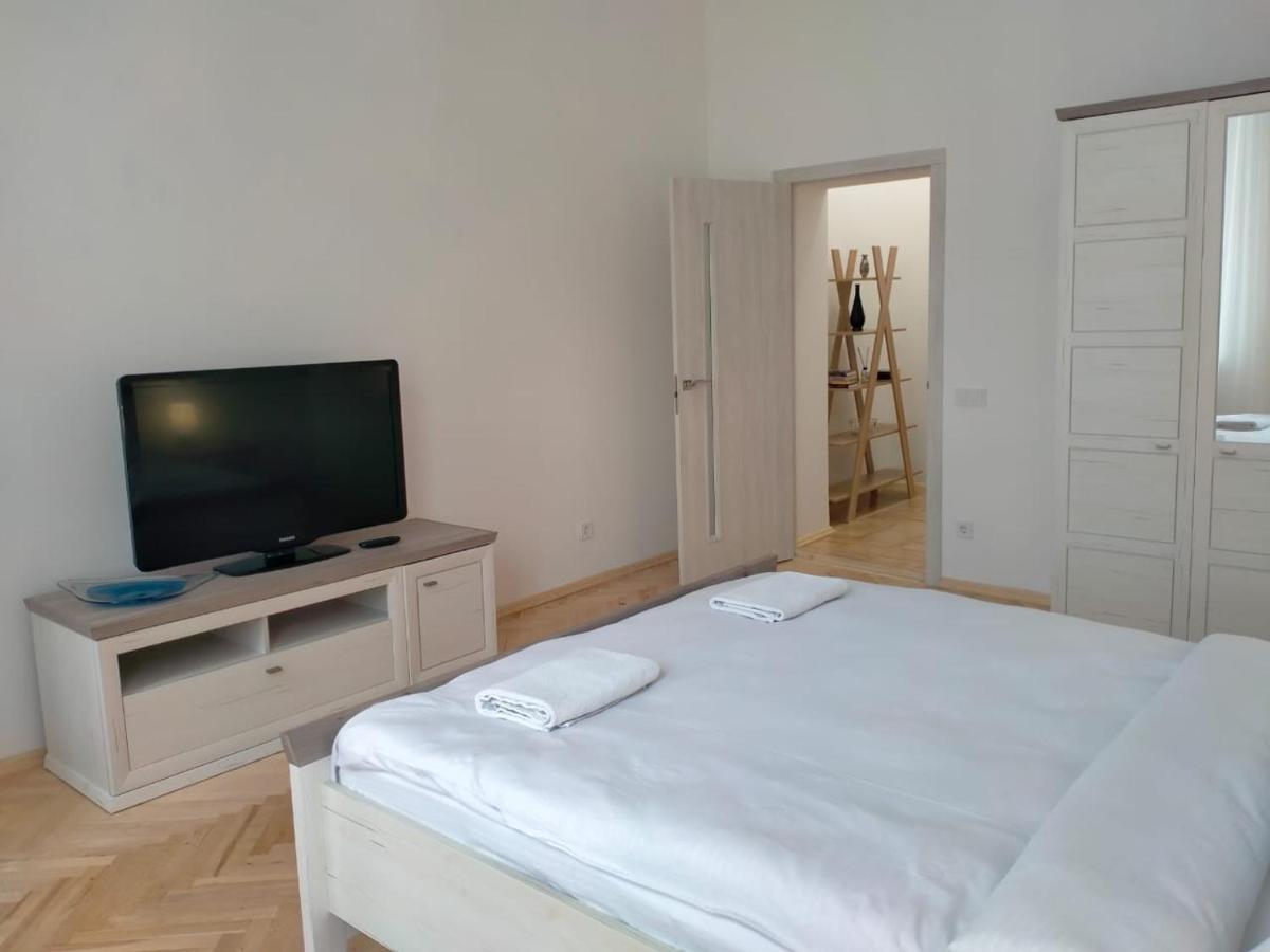 Avangard Kryva Lypa 3 Apart Lviv Extérieur photo